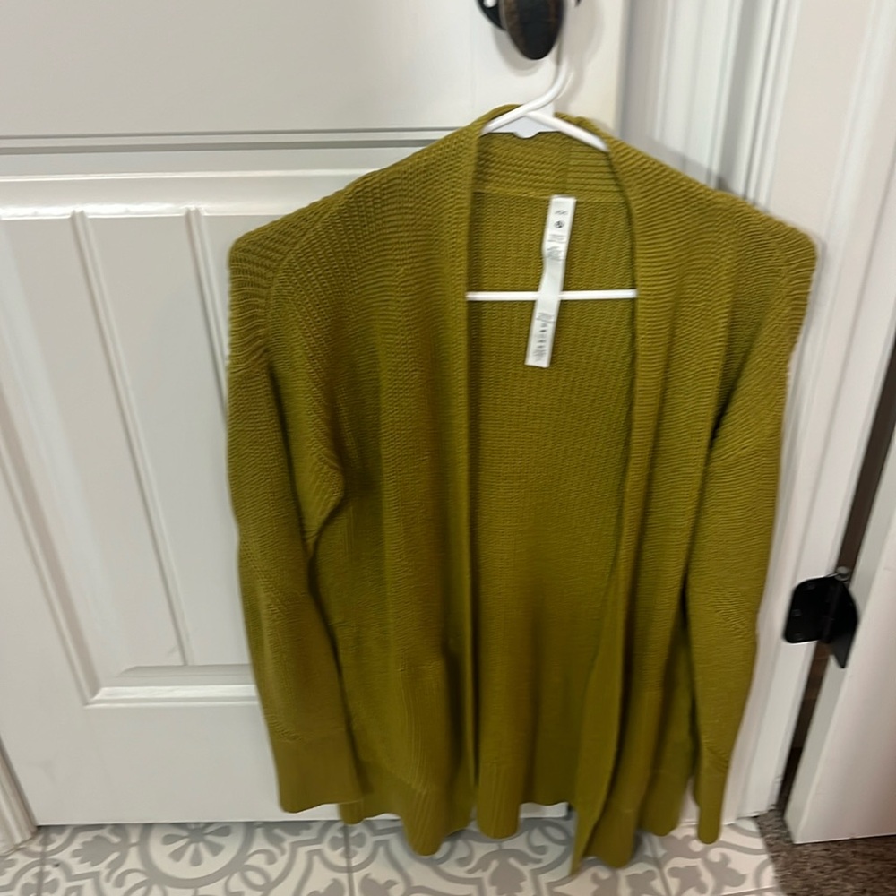 Lululemon women’s Cashlu Cardi Sweater EUC XS